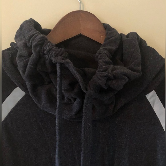 Dark grey Sweaty Betty thermal training top - Picture 2 of 6